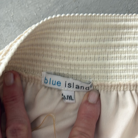 Blue Island Cream Lace Pencil Skirt - Picture 2 of 3